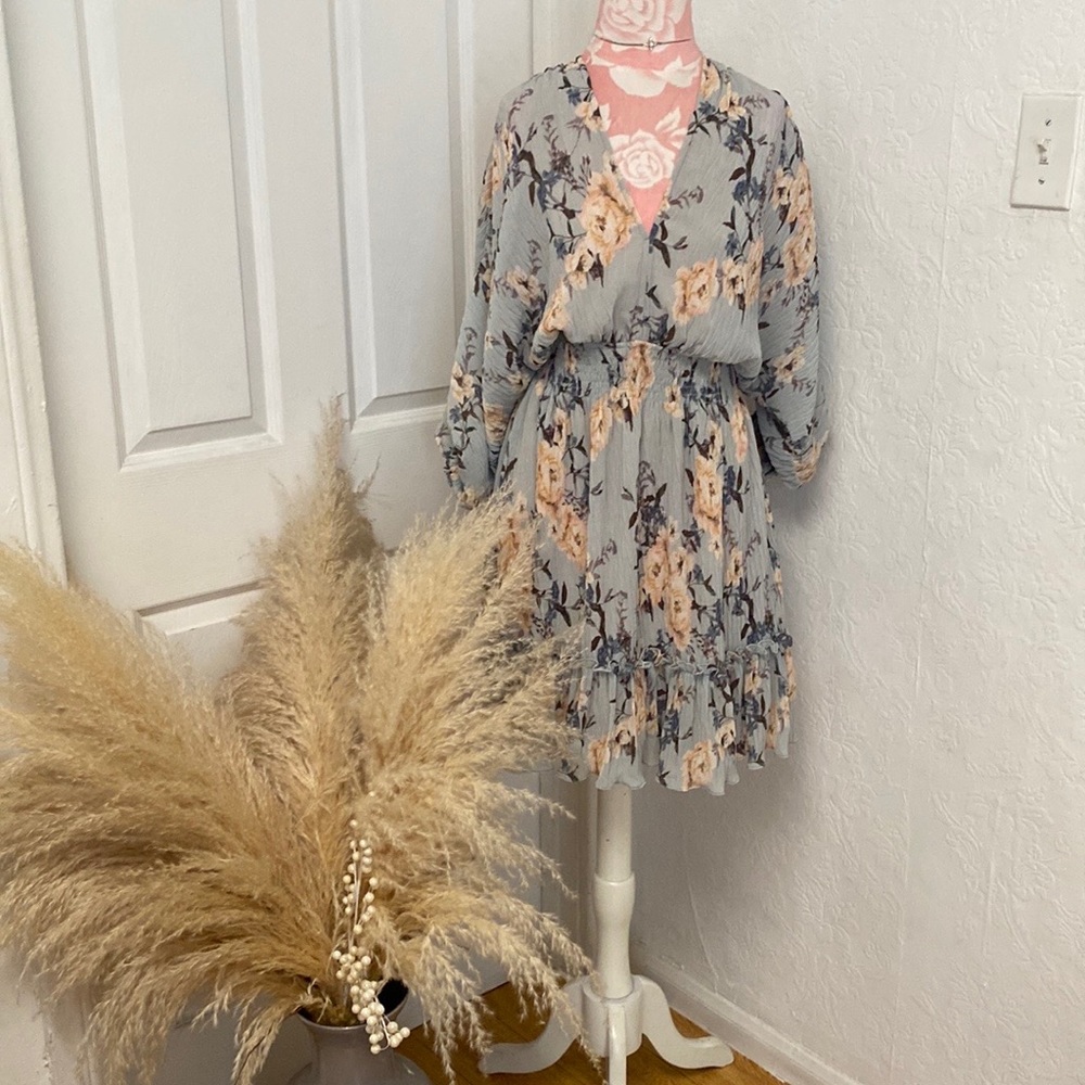 Welcome To My Closet 🤎 - Picture 13 of 16